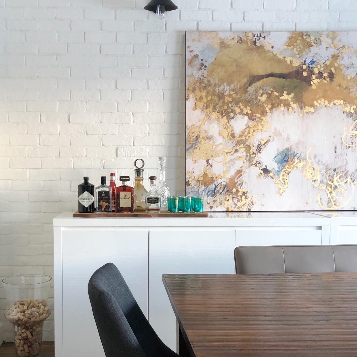 rust-oleum-white-brick-wall-diy-inspirational-project-after
