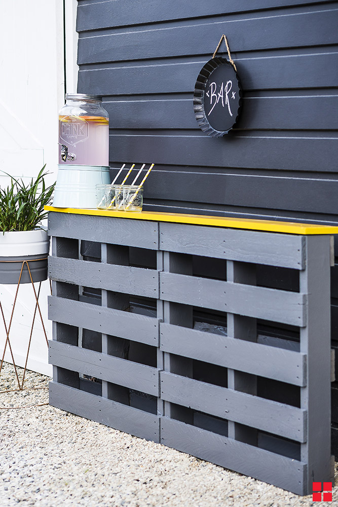 DIY Pallet Bar Project